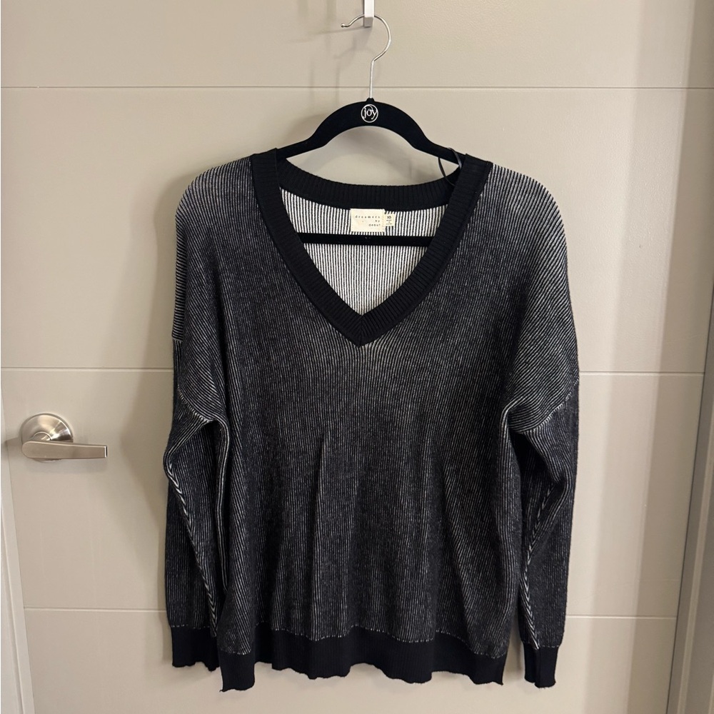 Dreamers Black and Gray V-Neck Sweater